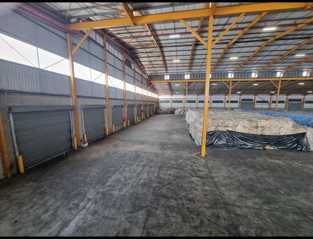 10,614M² WAREHOUSE TO LET IN MOBENI